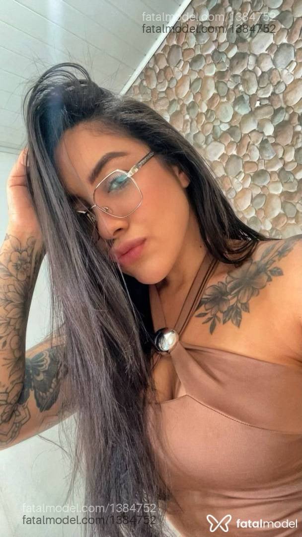 Acompanhante mulher morena (o) de olhos castanhos - Melissa Oliver