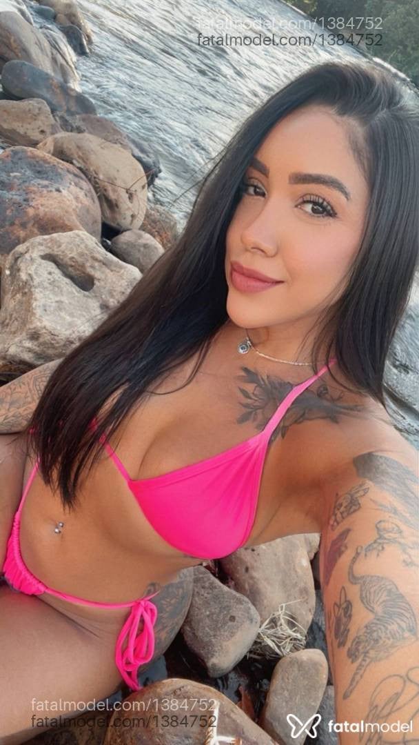 Acompanhante mulher morena (o) de olhos castanhos - Suelen