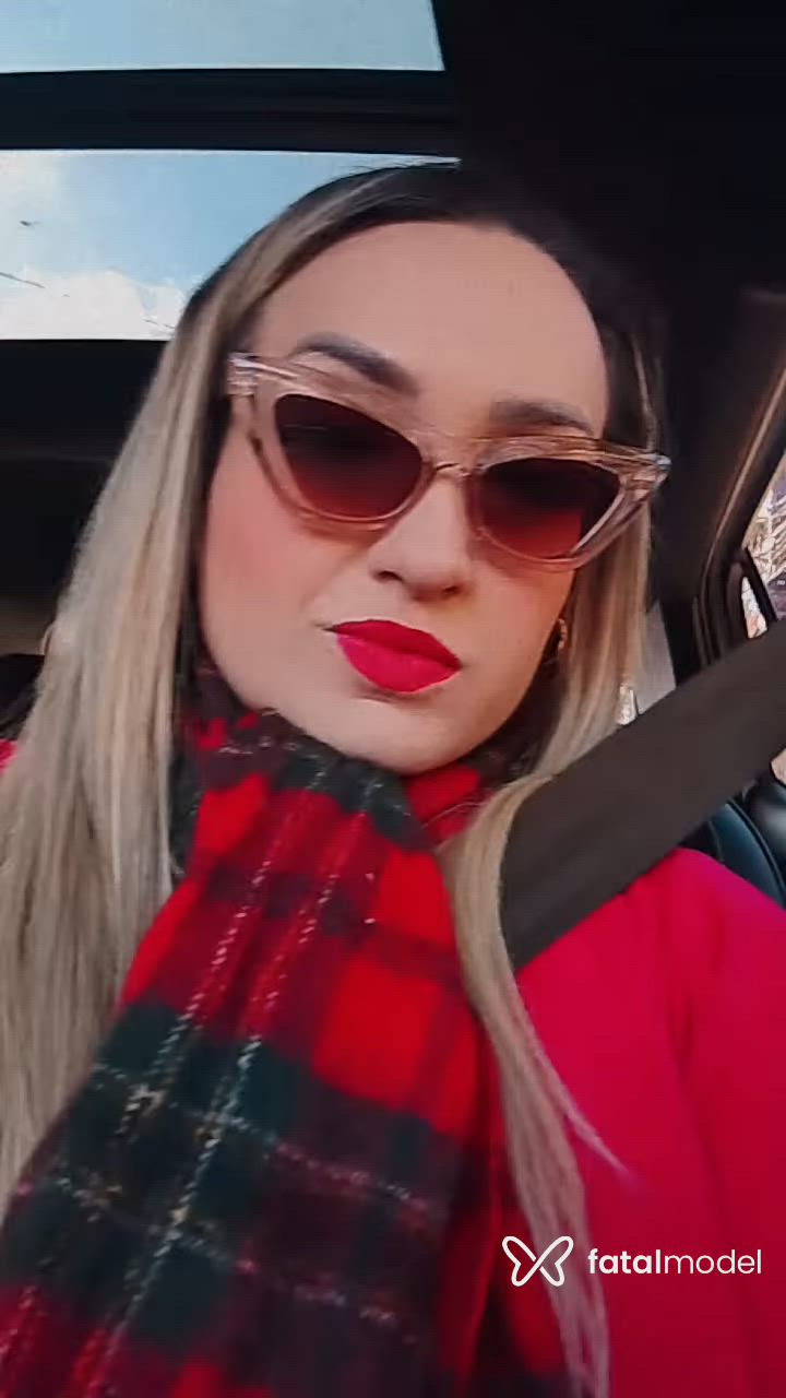 Acompanhante mulher loira (o) de olhos verdes - Sarah