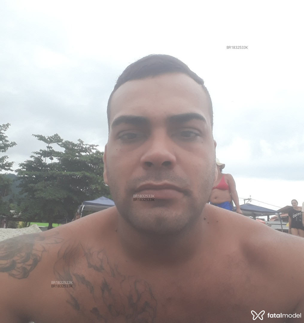 Acompanhante homem com cabelo castanho de olhos castanhos em Barra Mansa Acompanhante homem com cabelo castanho de olhos castanhos em Barra Mansa - Fofucho