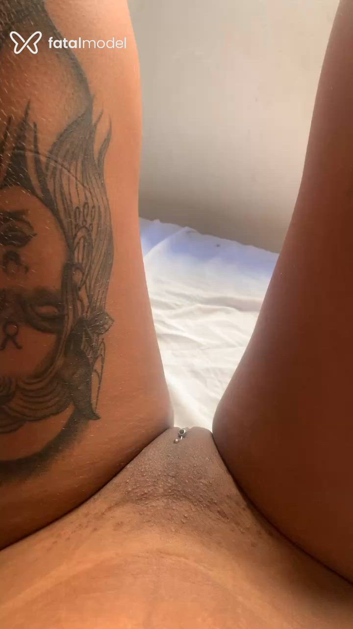 Acompanhante mulher com cabelo castanho de olhos castanhos - Maitê
