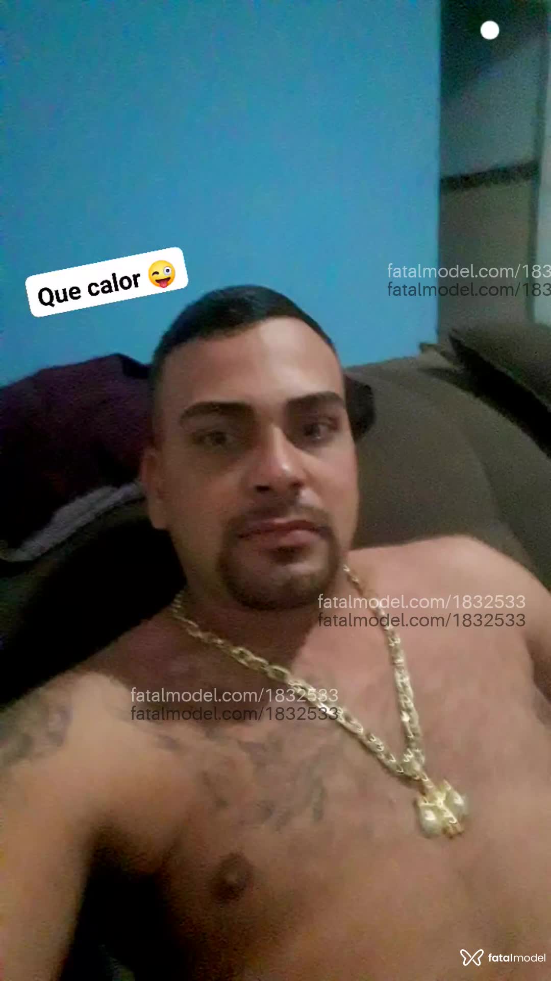 Acompanhante homem com cabelo castanho de olhos castanhos em Barra Mansa Acompanhante homem com cabelo castanho de olhos castanhos em Barra Mansa - Fofucho
