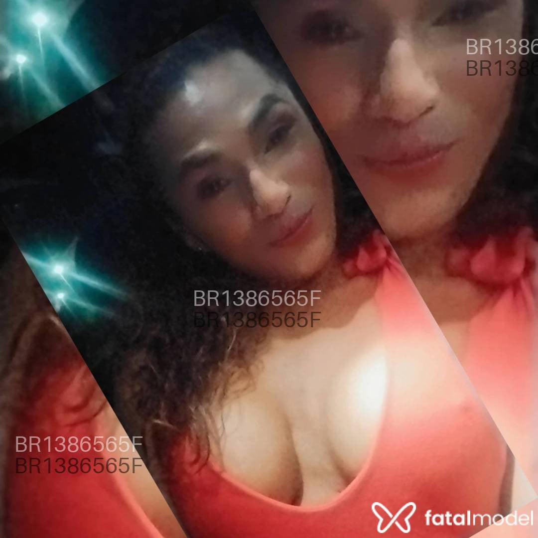 Acompanhante travesti com cabelo castanho de olhos castanhos em Fortaleza - Paula Ivy 