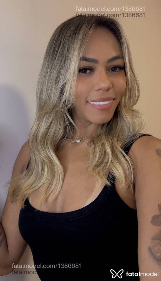 Acompanhante mulher loira (o) de olhos castanhos em Maceió - Talía Lima