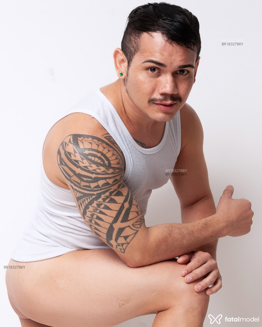 Acompanhante homem morena (o) de olhos castanhos em Virtual - Aslam Daniel