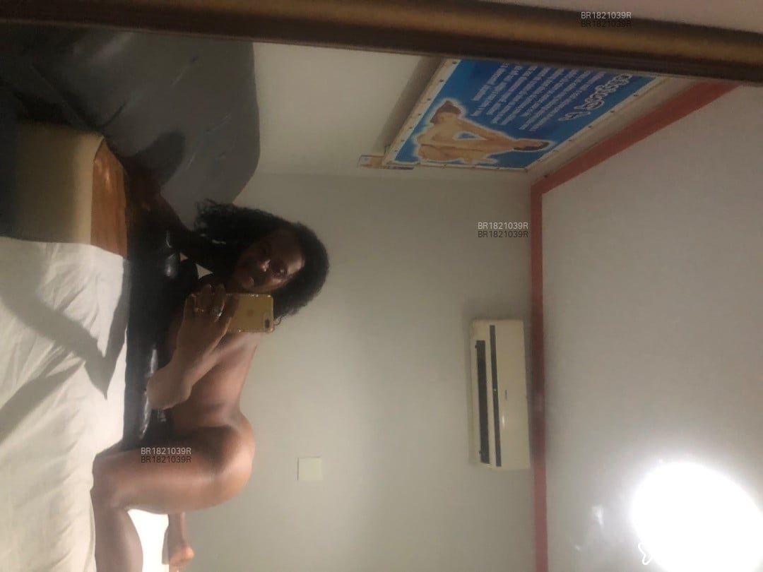 Acompanhante mulher trans morena (o) de olhos pretos em Açailândia - Babalu