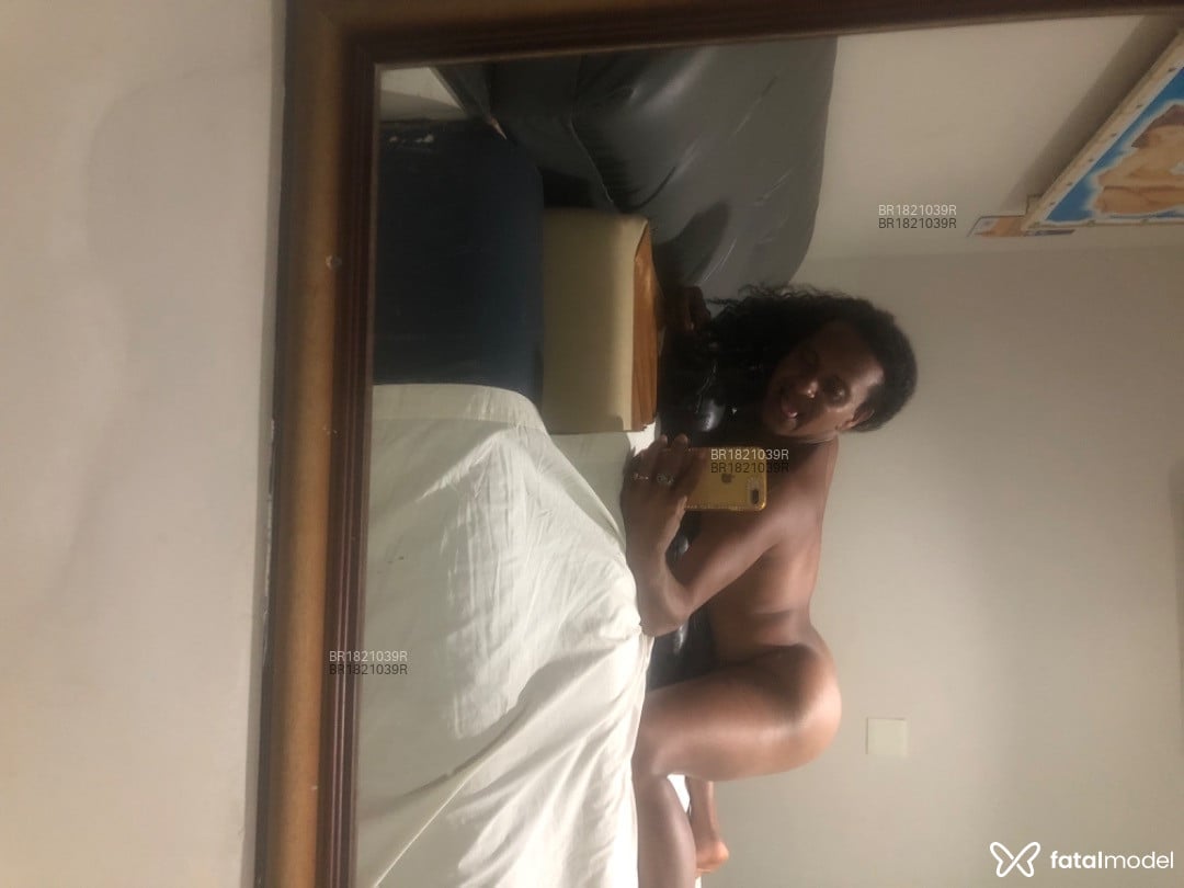 Acompanhante mulher trans morena (o) de olhos pretos em Açailândia - Babalu