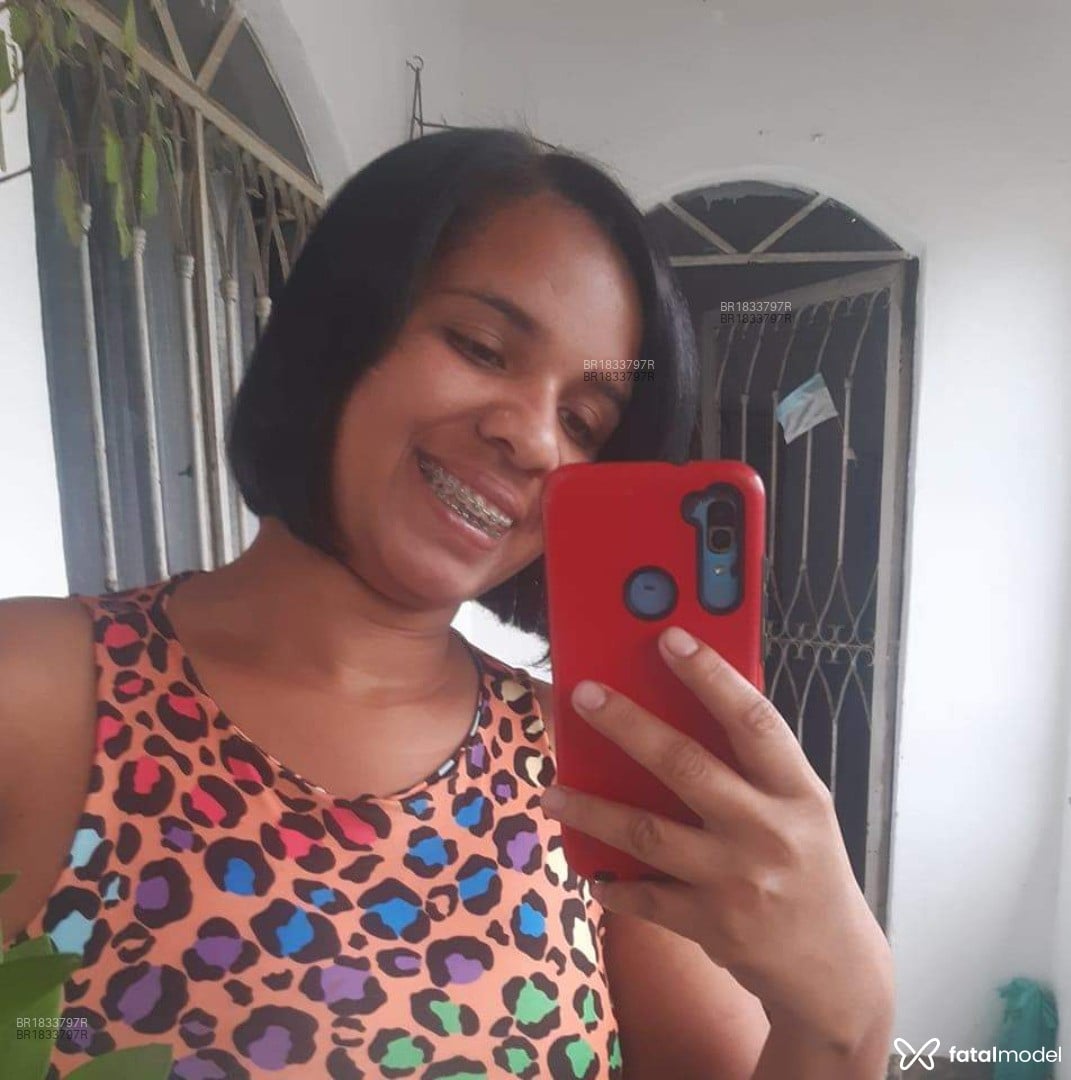 Acompanhante mulher morena (o) de olhos castanhos em Virtual Acompanhante mulher morena (o) de olhos castanhos em Virtual - Mariana