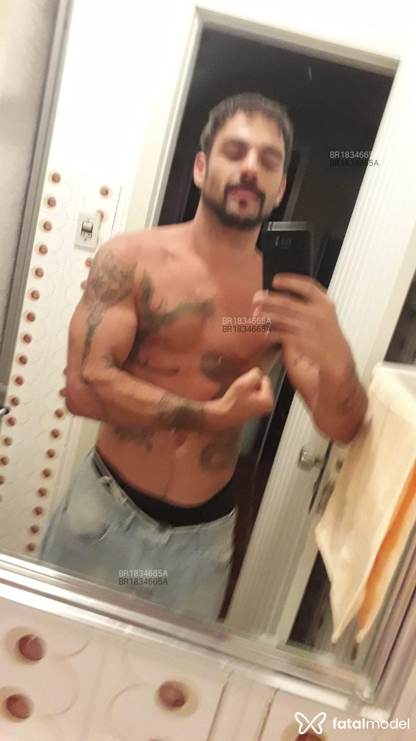 Acompanhante homem com cabelo castanho de olhos castanhos em Porto Alegre - Zeuspoa