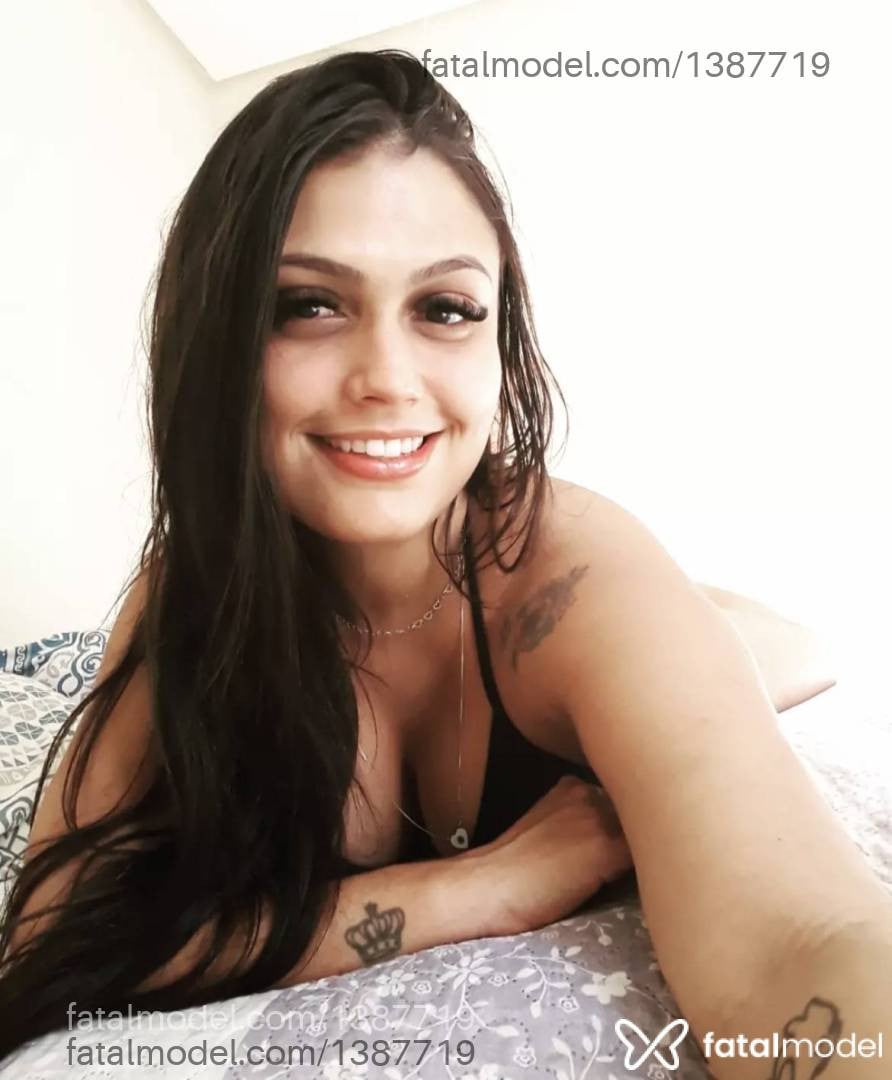 Acompanhante mulher com cabelo castanho de olhos castanhos - Julia