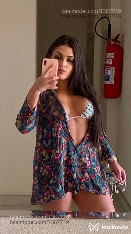Acompanhante mulher com cabelo castanho de olhos castanhos - Julia
