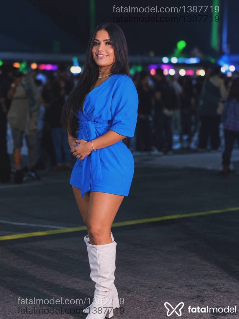 Acompanhante mulher com cabelo castanho de olhos castanhos - Julia