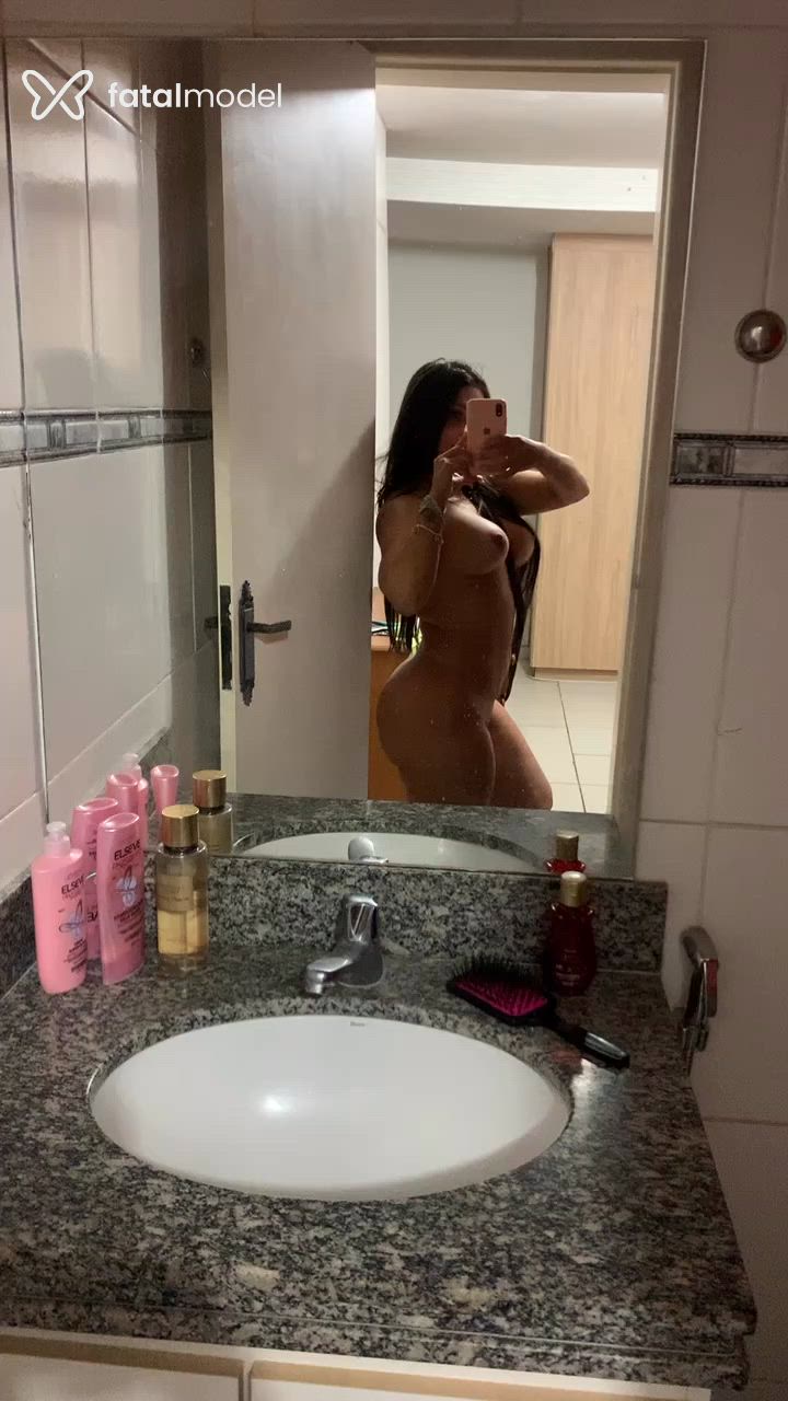 Acompanhante mulher com cabelo castanho de olhos castanhos - Julia Acompanhante mulher com cabelo castanho de olhos castanhos - Julia