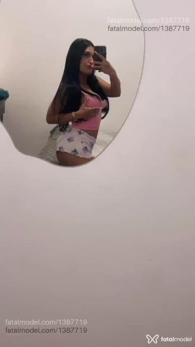 Acompanhante mulher com cabelo castanho de olhos castanhos em Vitória - Julia