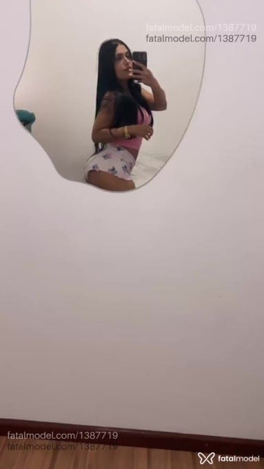 Acompanhante mulher com cabelo castanho de olhos castanhos em Vitória - Julia