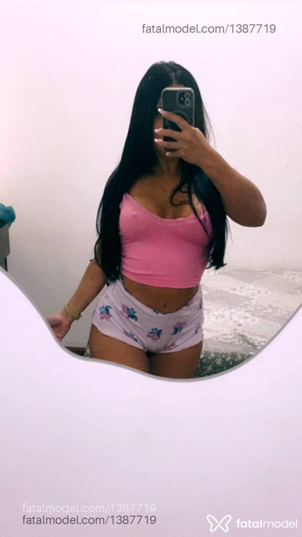 Acompanhante mulher com cabelo castanho de olhos castanhos em Vitória - Julia