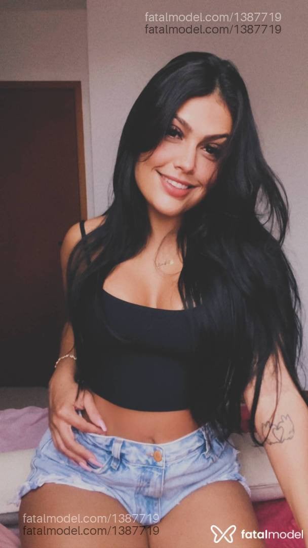 Acompanhante mulher com cabelo castanho de olhos castanhos - Julia