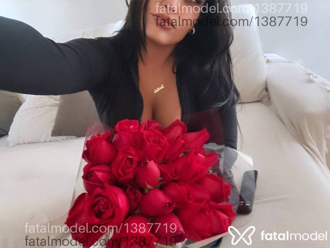 Acompanhante mulher com cabelo castanho de olhos castanhos - Julia