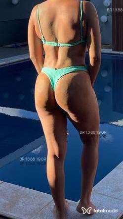 Acompanhante mulher com cabelo castanho de olhos castanhos em Erechim Acompanhante mulher com cabelo castanho de olhos castanhos em Erechim - JuliaZanini