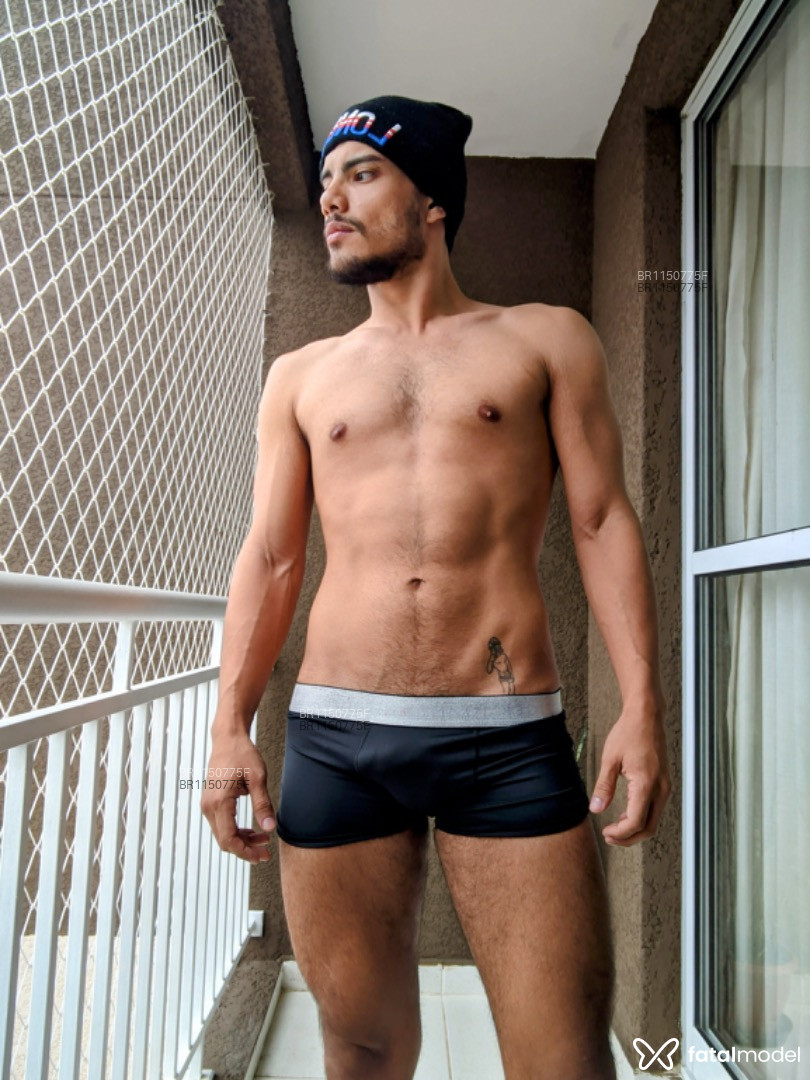 Acompanhante homem com cabelo castanho de olhos castanhos em Guarulhos Acompanhante homem com cabelo castanho de olhos castanhos em Guarulhos - Viktor Araujo