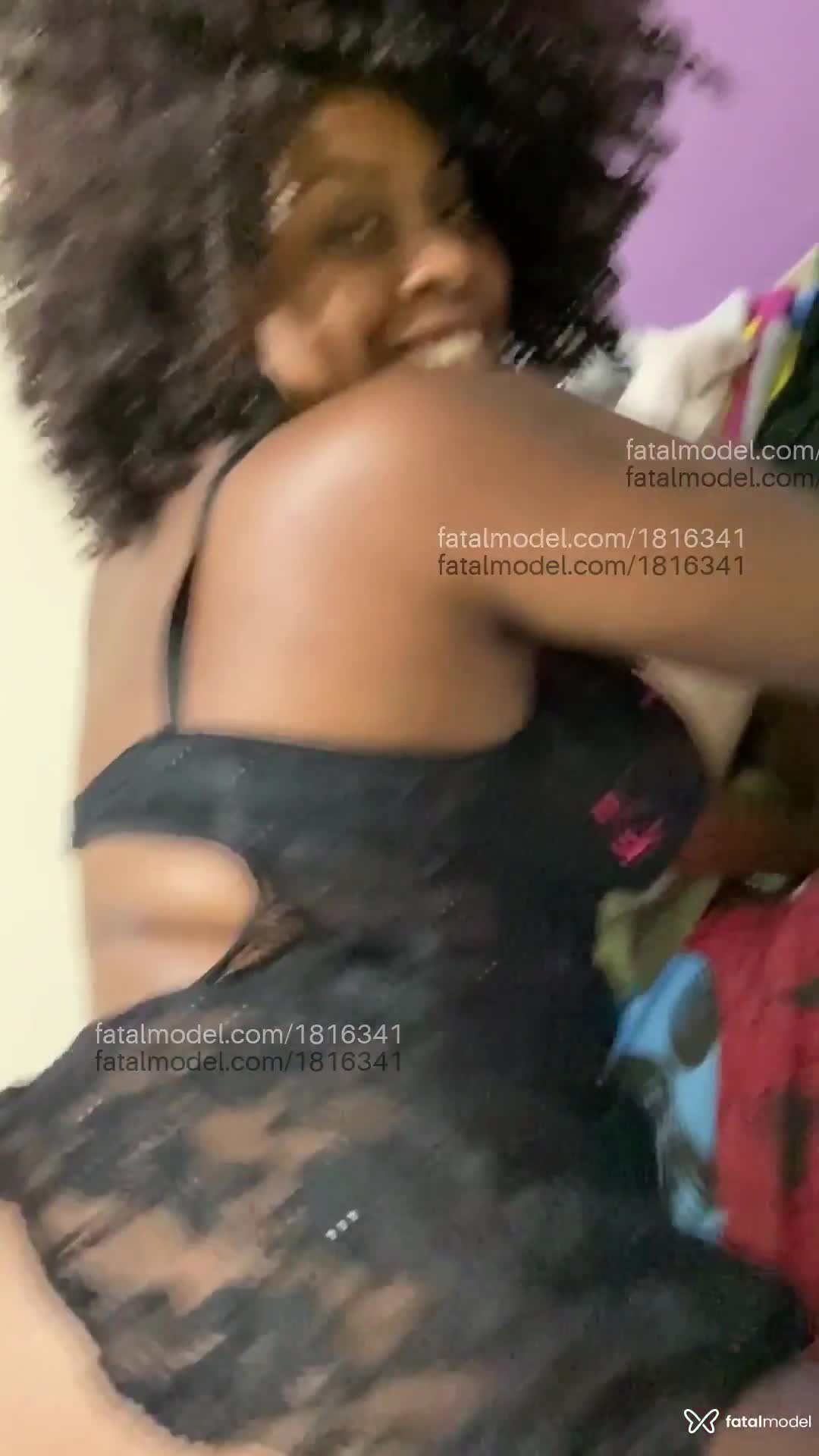 Acompanhante mulher com cabelo castanho de olhos castanhos em Betim - Mariana