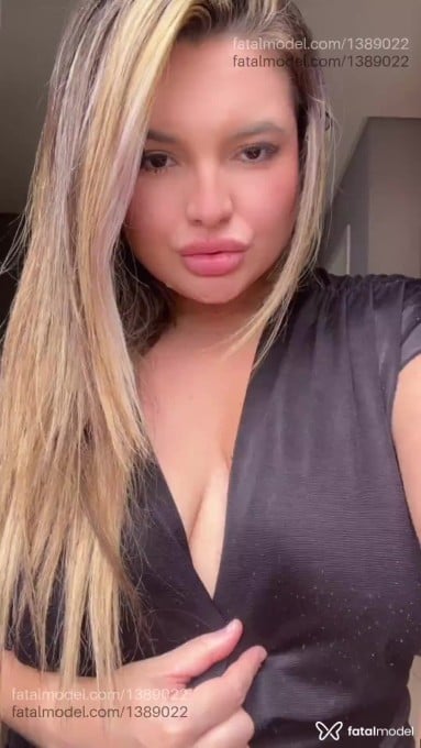 Acompanhante mulher loira (o) de olhos castanhos em Ijuí - Bianca Martinelli