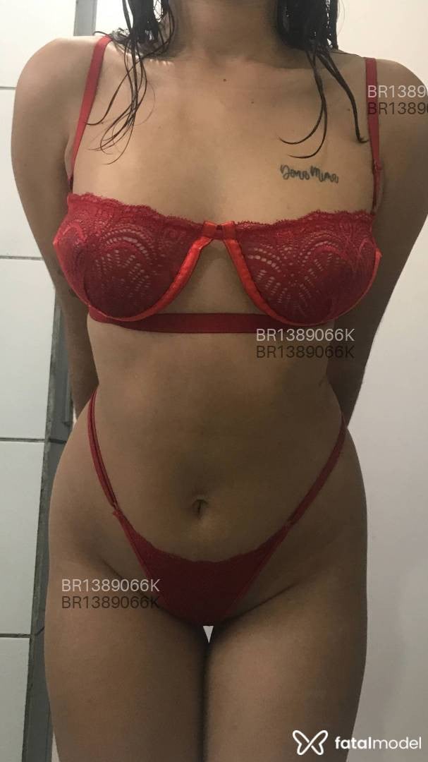 Acompanhante mulher morena (o) de olhos castanhos em Virtual Acompanhante mulher morena (o) de olhos castanhos em Virtual - Luíza Barbosa