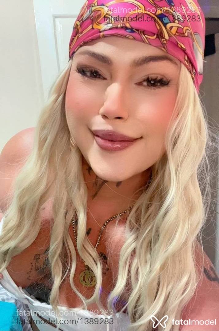 Acompanhante mulher loira (o) de olhos mel - Tifanny
