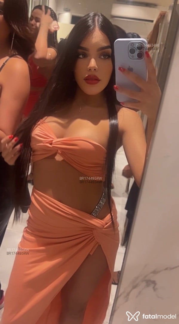 Acompanhante mulher com cabelo castanho de olhos castanhos em São Paulo - Emily Bela