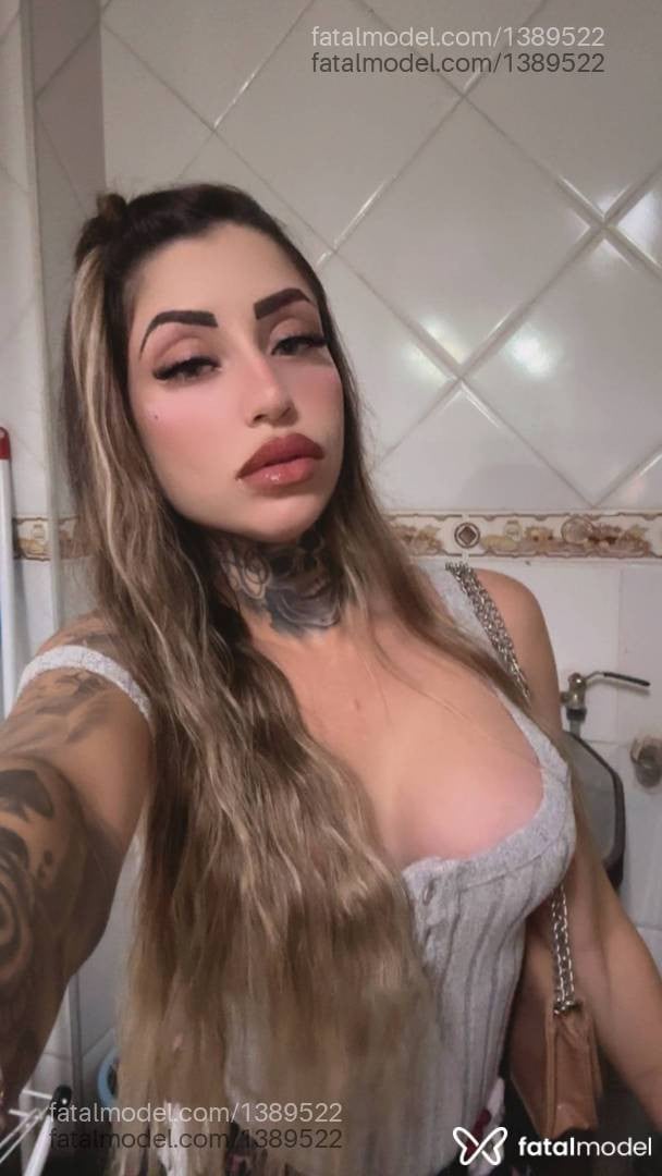 Acompanhante mulher loira (o) de olhos castanhos em Divinópolis - Tiffany Santos