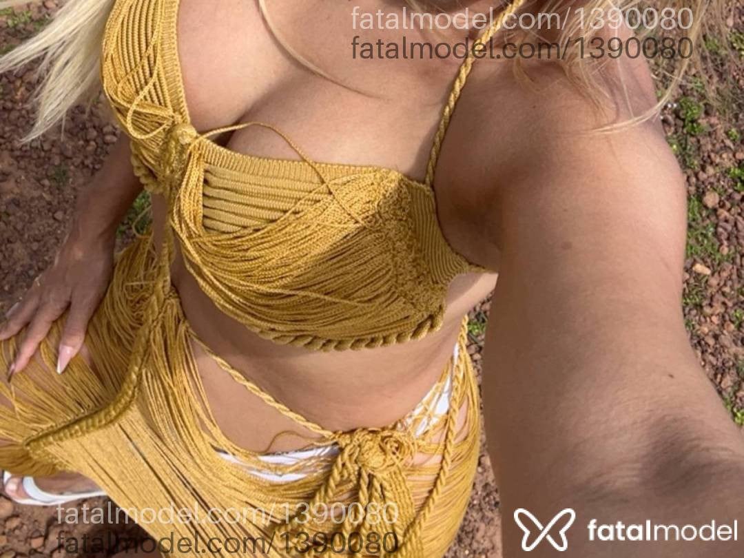Acompanhante mulher loira (o) de olhos castanhos - Sabrina Mota