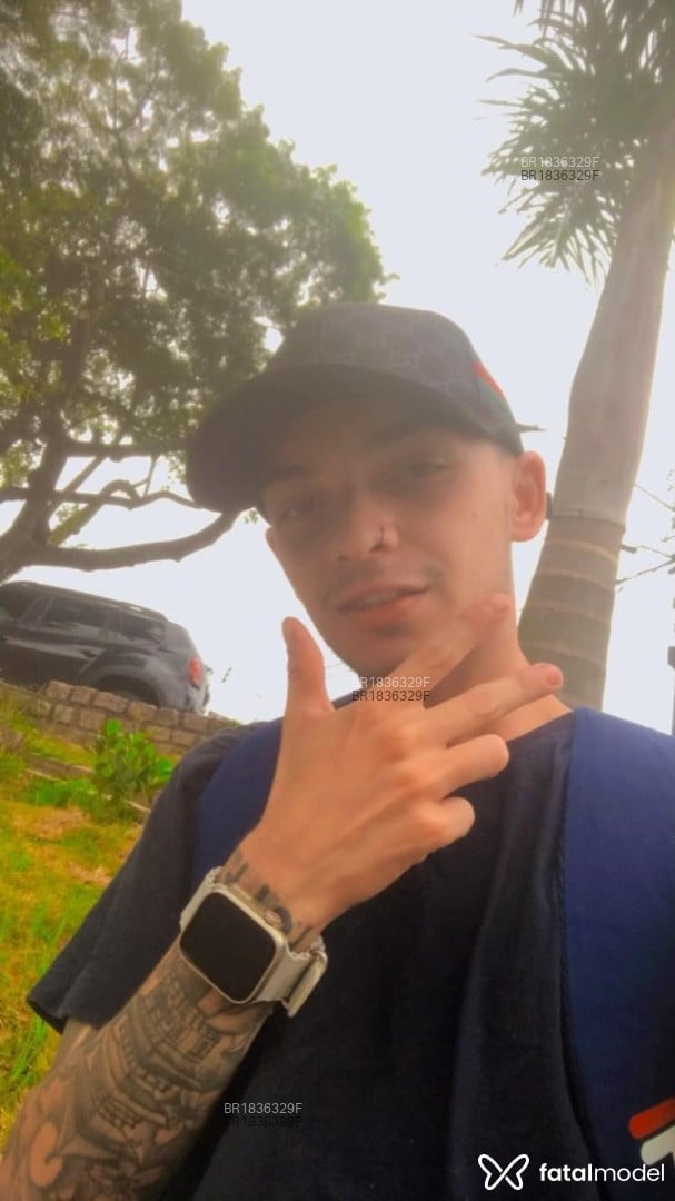 Acompanhante homem morena (o) de olhos castanhos em Osasco - Oliveira