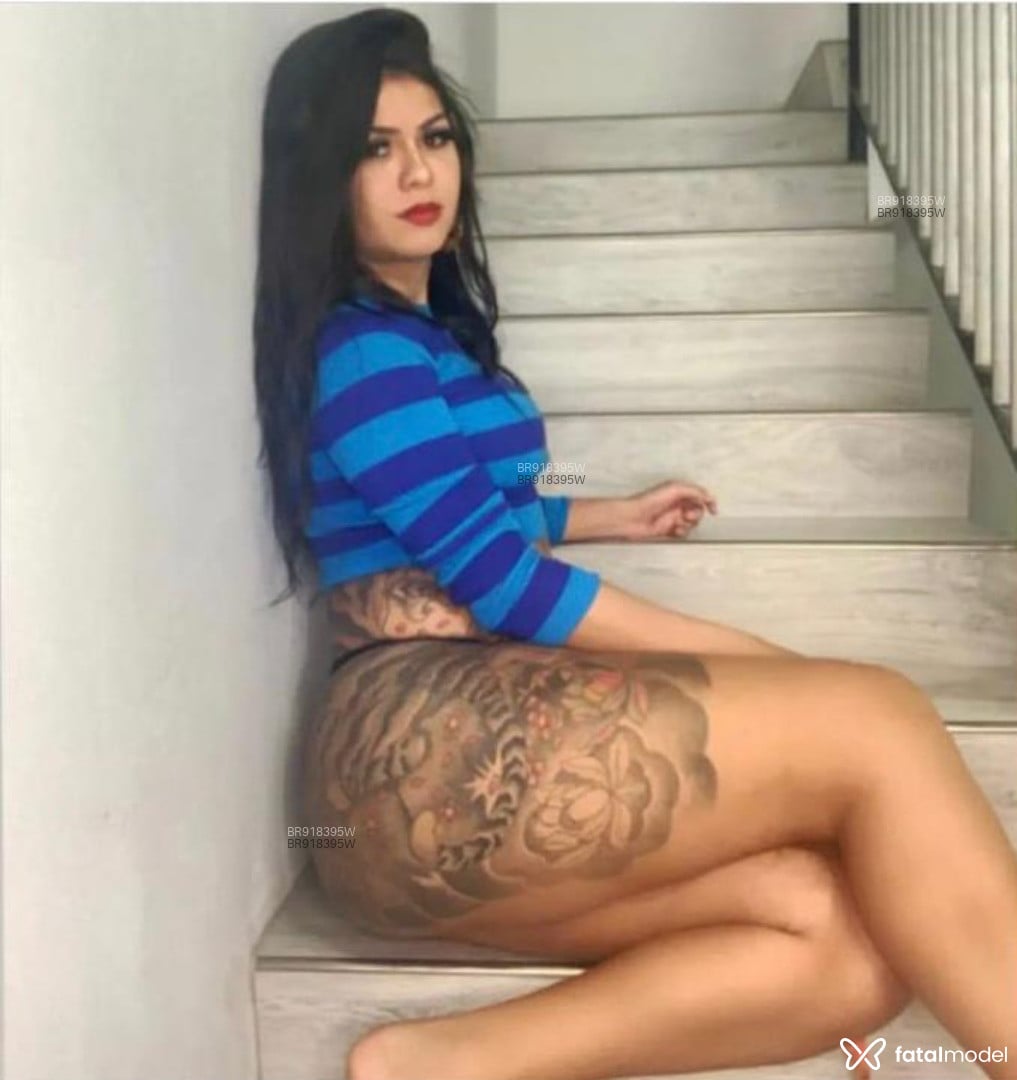 Acompanhante trans morena (o) de olhos pretos - Lizandra tavares
