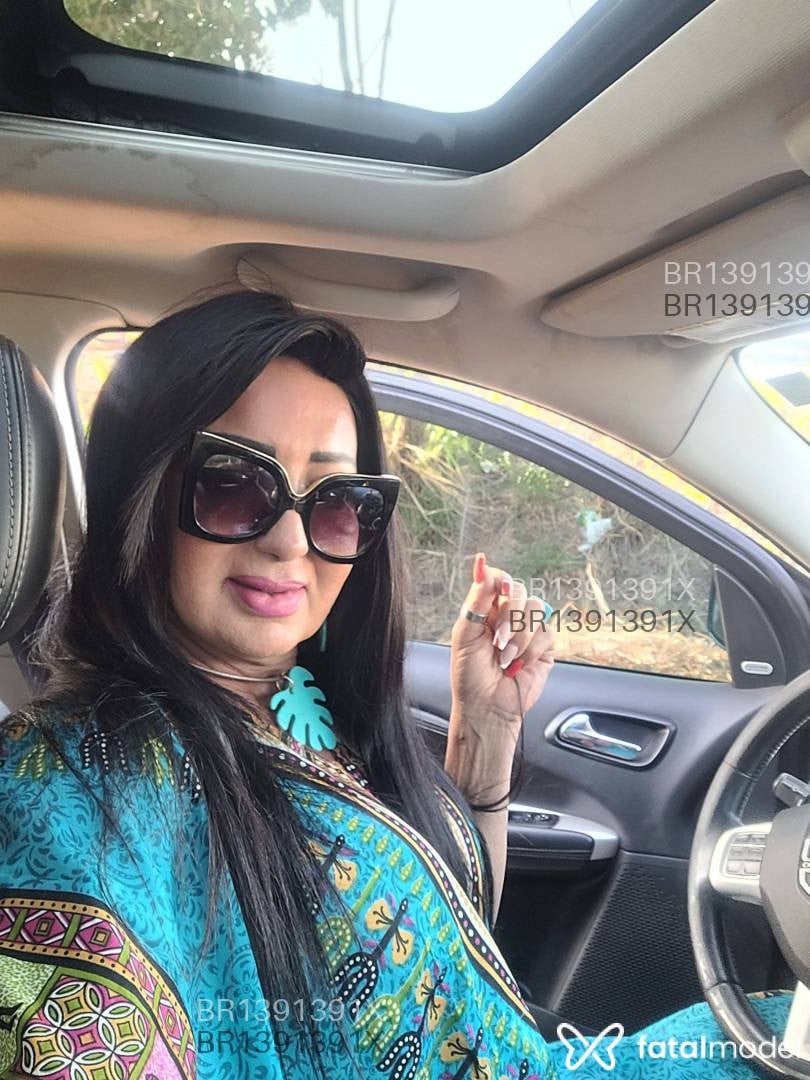 Acompanhante travesti com cabelo castanho de olhos castanhos em Urânia Acompanhante travesti com cabelo castanho de olhos castanhos em Urânia - Pamela luxuria