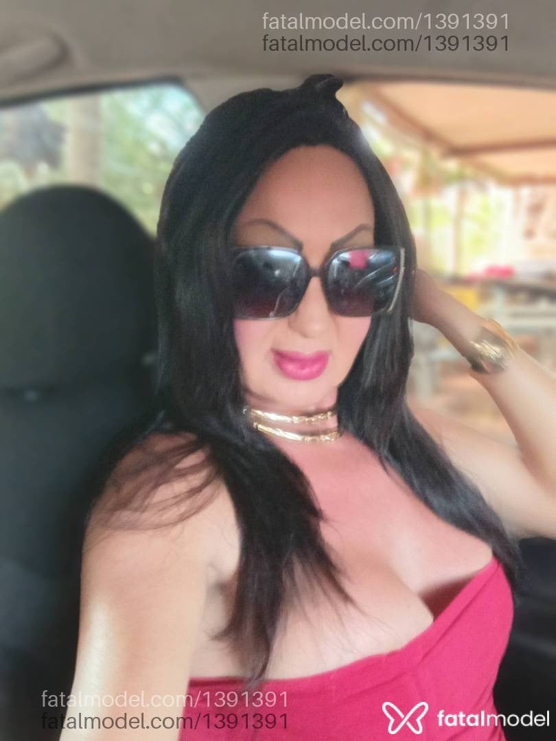 Acompanhante travesti com cabelo castanho de olhos castanhos - Monique Fachini