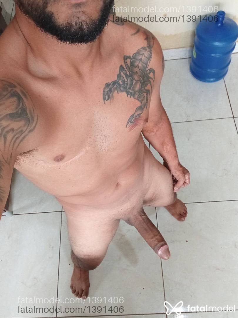 Acompanhante homem com cabelo castanho de olhos pretos - BrunoLucco