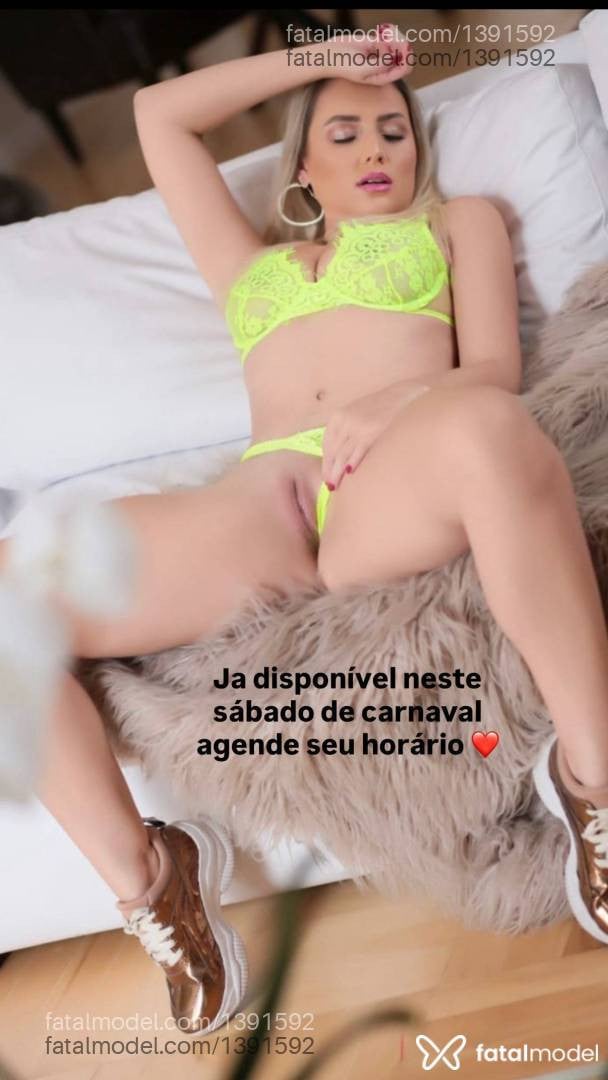 Acompanhante mulher loira (o) de olhos mel em Campo Largo - Maite Alencar