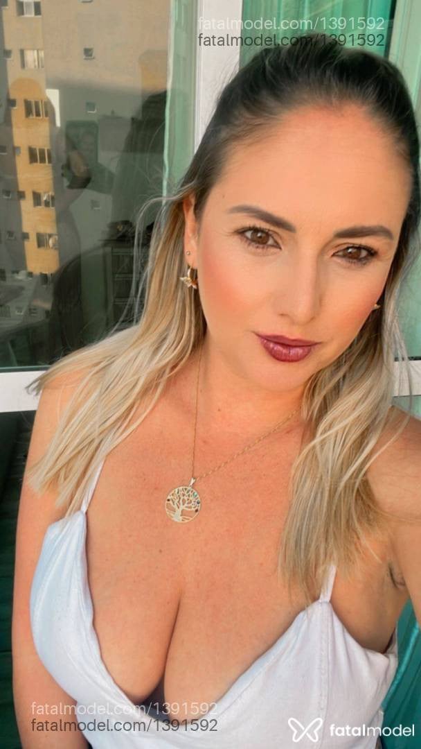 Acompanhante mulher loira (o) de olhos mel - Barbara Borges