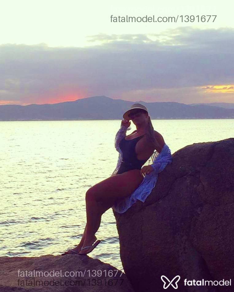 Acompanhante mulher loira (o) de olhos castanhos - BABI MILANNO