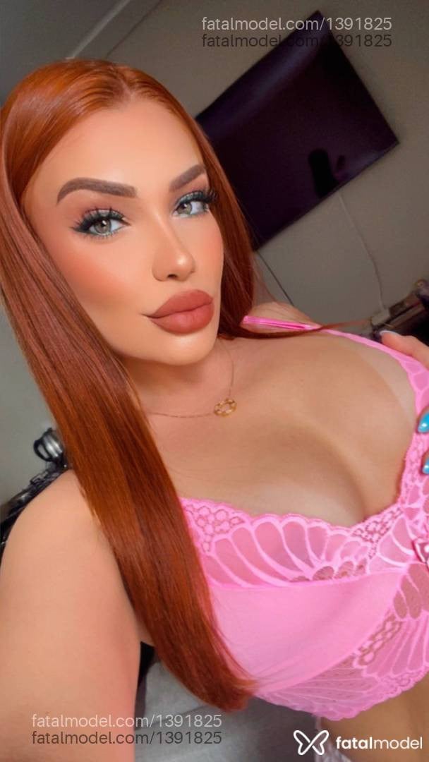 Acompanhante mulher ruiva (o) de olhos verdes - Valentina Santy