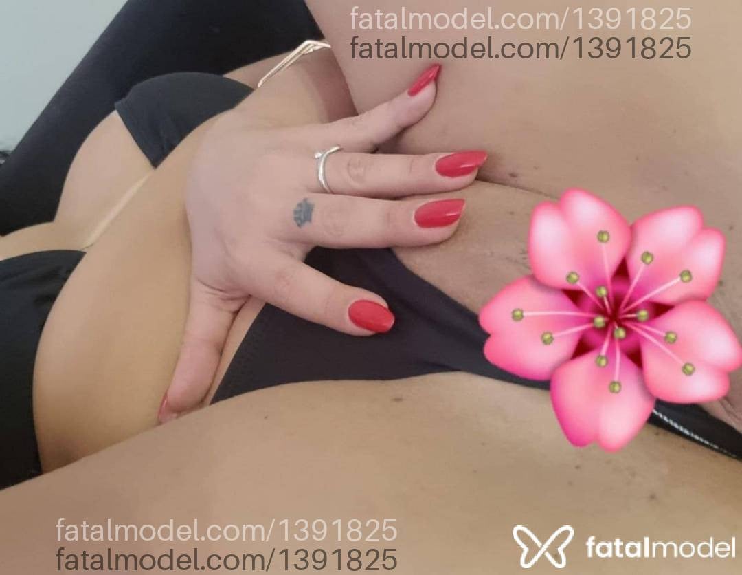 Acompanhante mulher ruiva (o) de olhos verdes - Valentina Santy