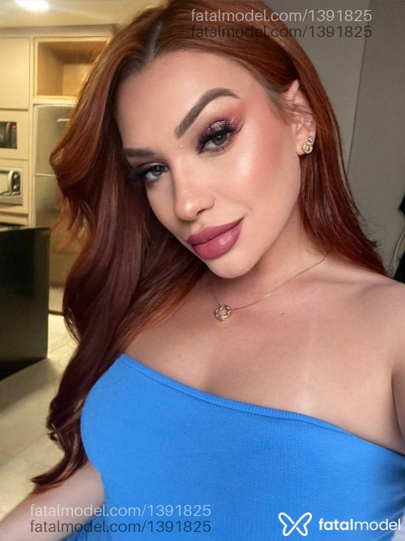 Acompanhante mulher ruiva (o) de olhos verdes - Valentina Santy
