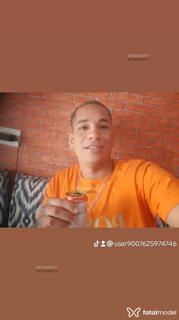 Acompanhante homem morena (o) de olhos castanhos em Santo André - Jonas