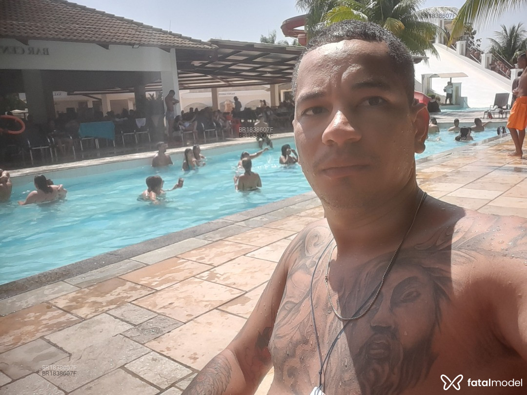 Acompanhante homem morena (o) de olhos castanhos em Santo André - Jonas