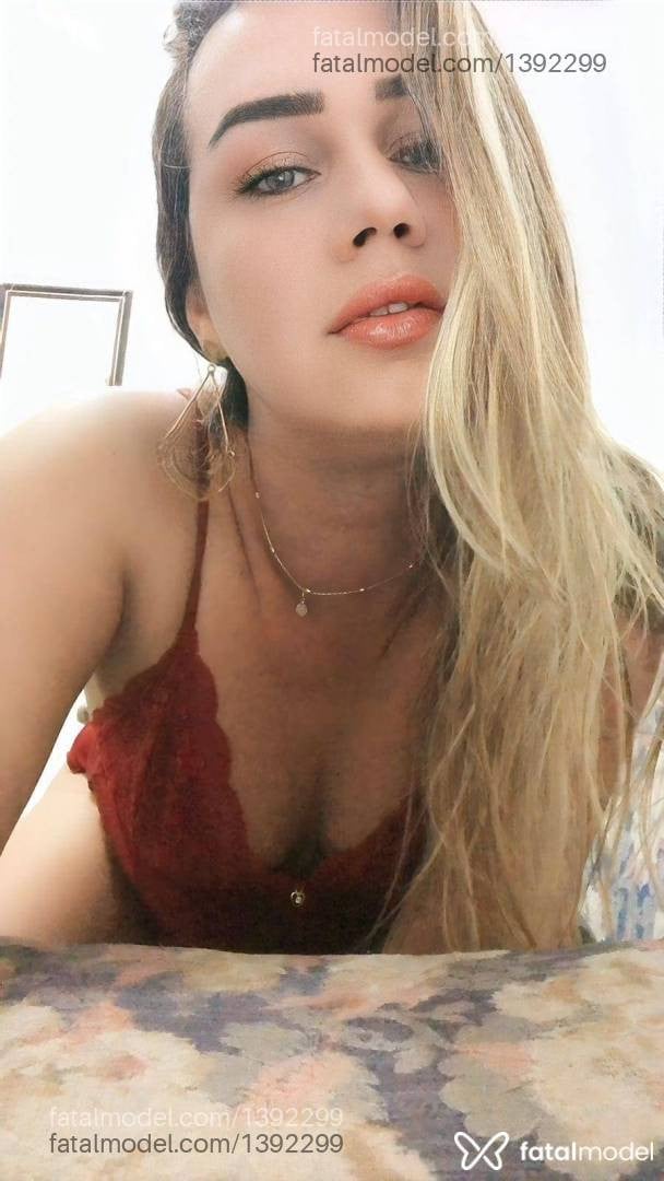 Acompanhante mulher trans loira (o) de olhos verdes - Samy Shimada