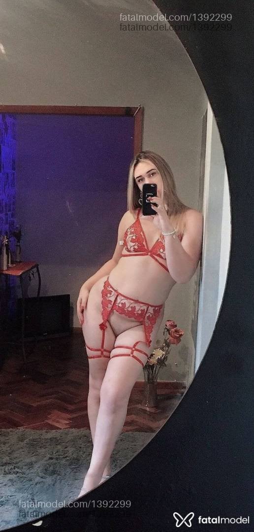 Acompanhante mulher trans loira (o) de olhos verdes - Samy Shimada