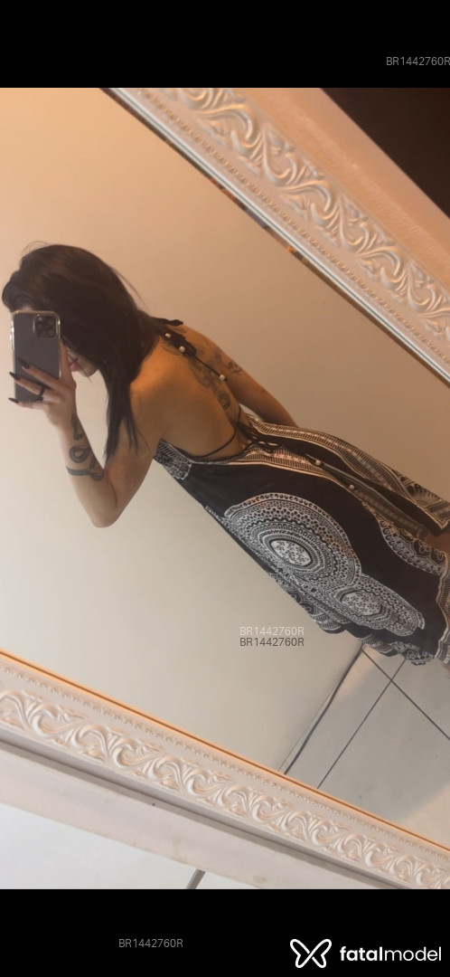 Acompanhante mulher com cabelo castanho de olhos castanhos em Virtual - Mel Roux