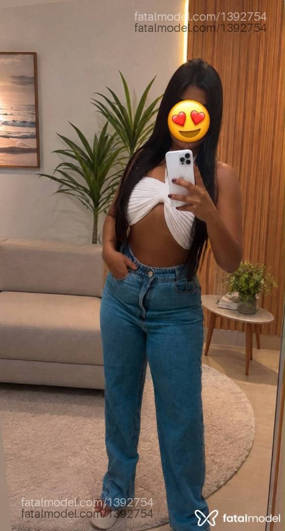 Acompanhante mulher morena (o) de olhos castanhos - Lays Marinho