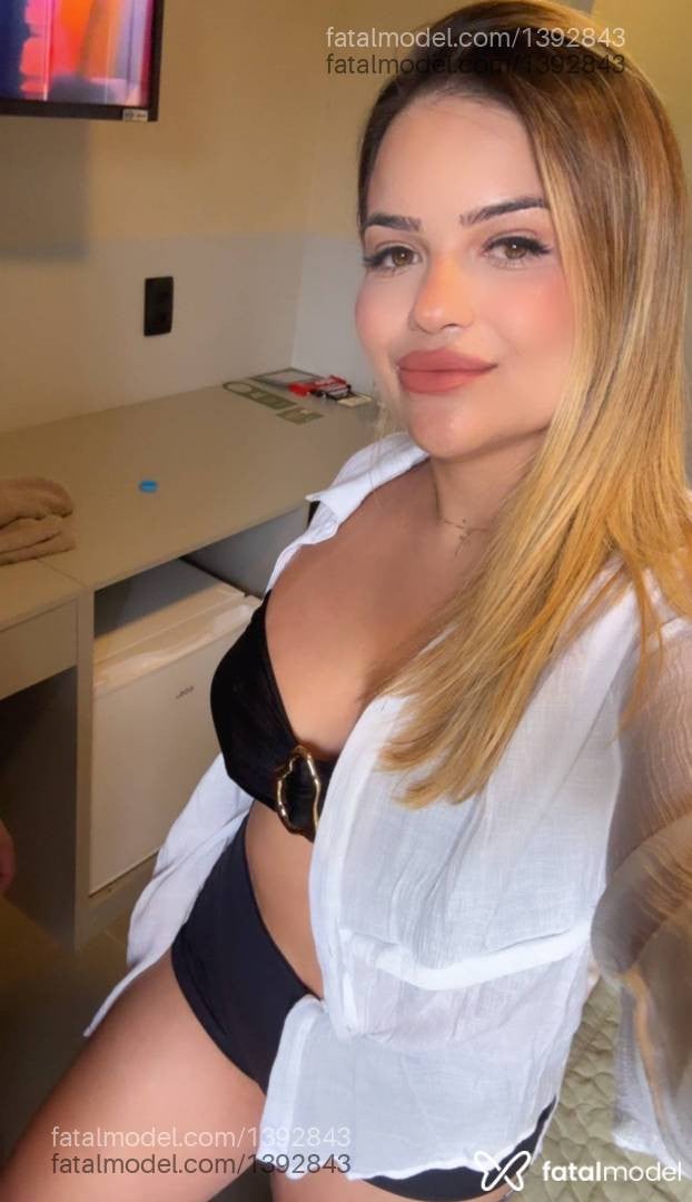 Acompanhante mulher loira (o) de olhos mel - Nayara Monteiro Acompanhante mulher loira (o) de olhos mel - Nayara Monteiro