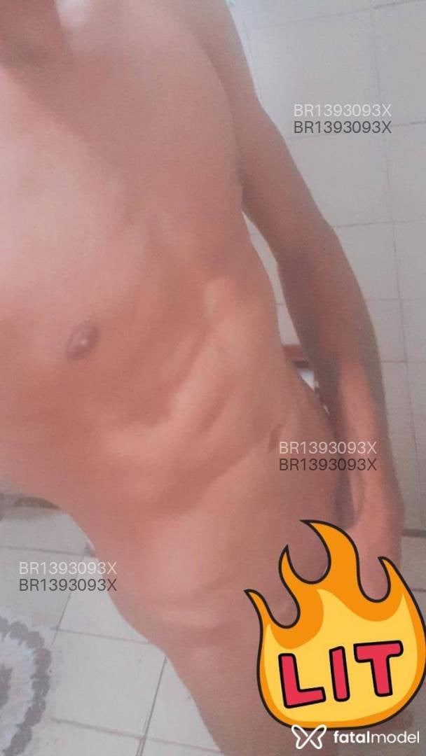 Acompanhante homem com cabelo castanho de olhos castanhos em Ribeirão Preto Acompanhante homem com cabelo castanho de olhos castanhos em Ribeirão Preto - Kayio